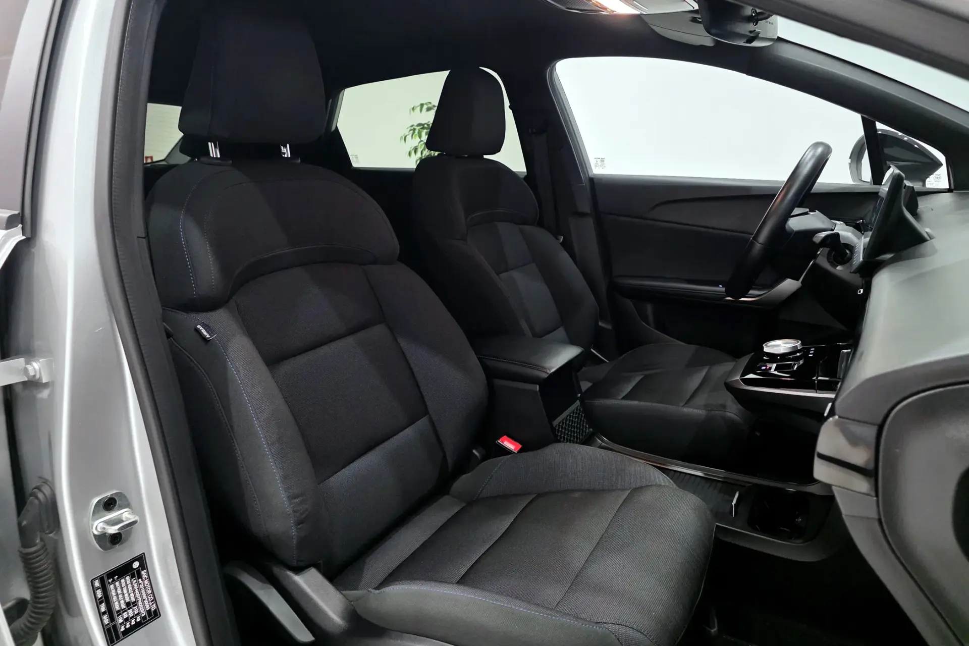 MG MG4 64 kWh Comfort 12