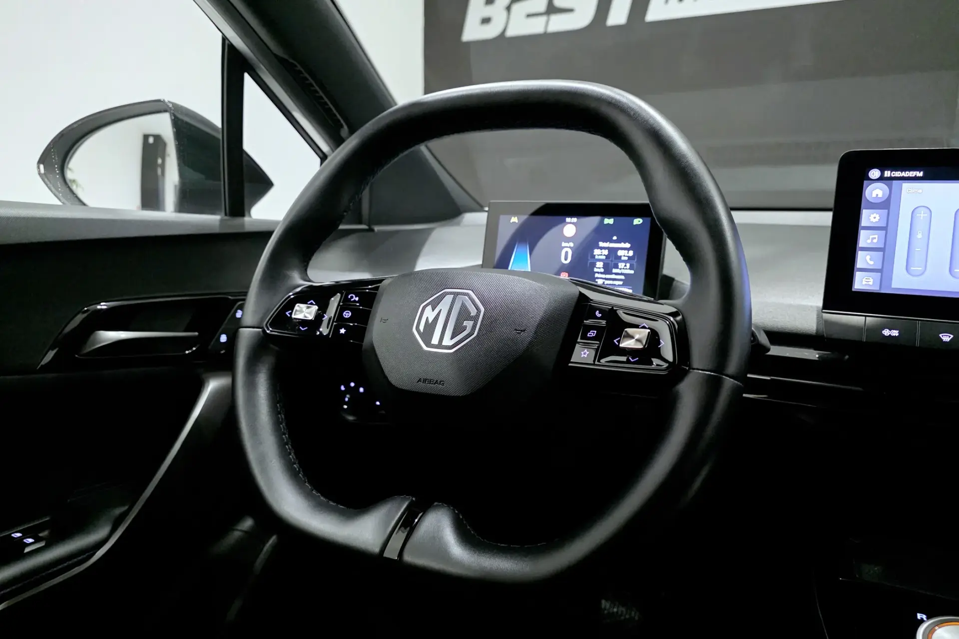 MG MG4 64 kWh Comfort 14