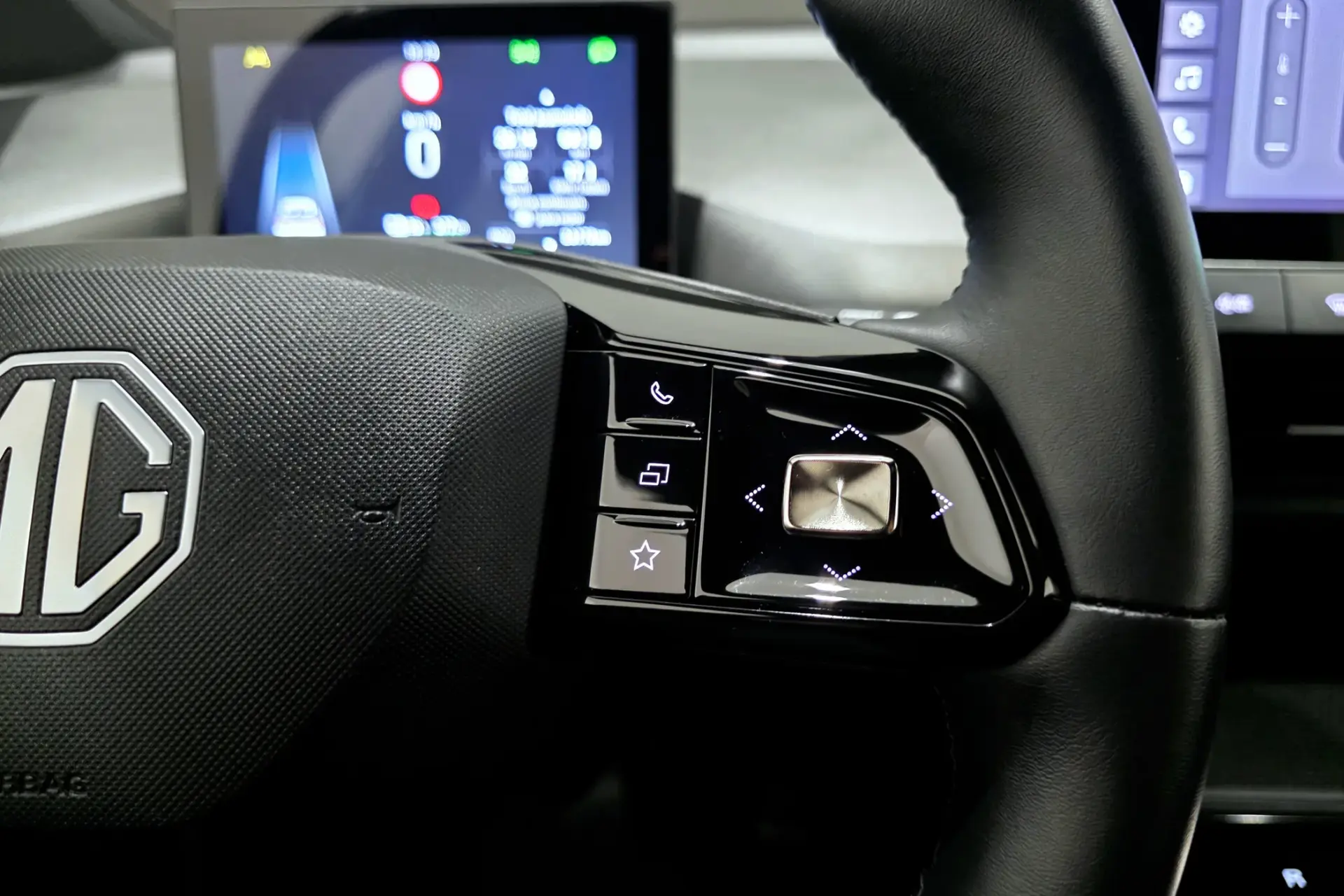 MG MG4 64 kWh Comfort 15