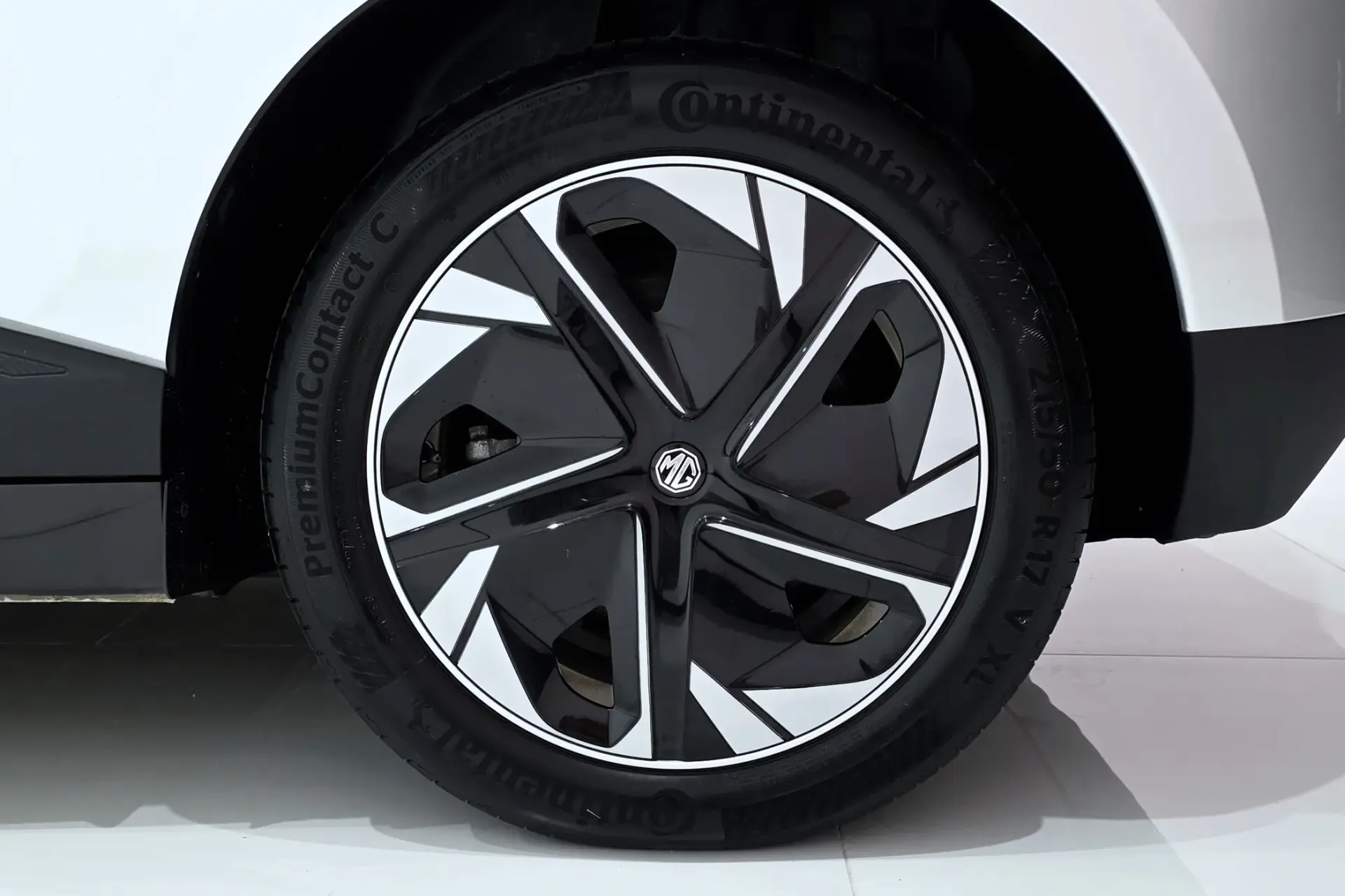 MG MG4 64 kWh Comfort 26