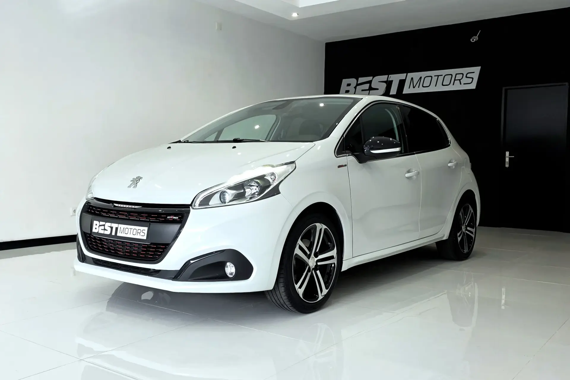 Peugeot 208 1.2 PureTech GT Line 4