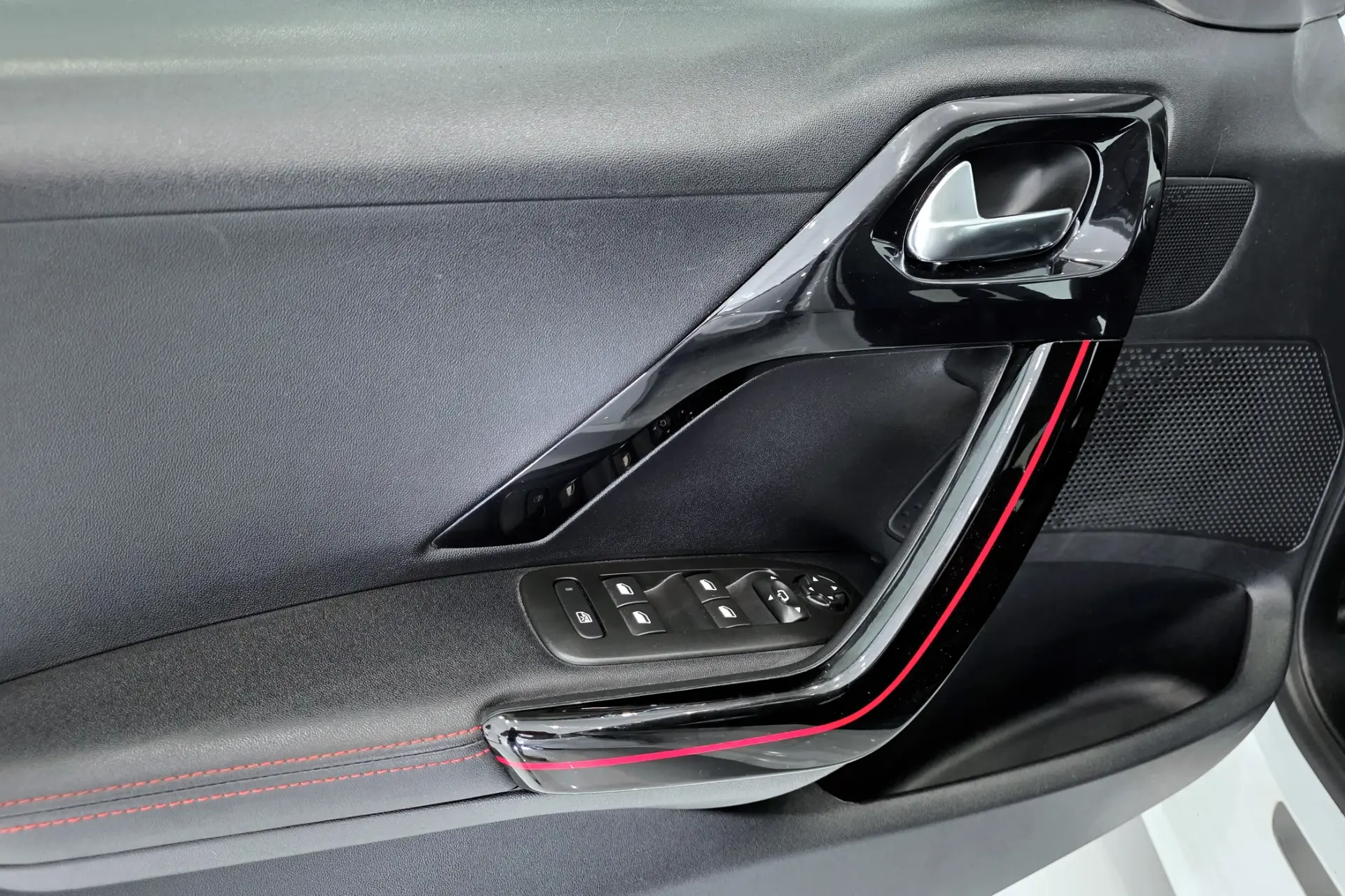 Peugeot 208 1.2 PureTech GT Line 9