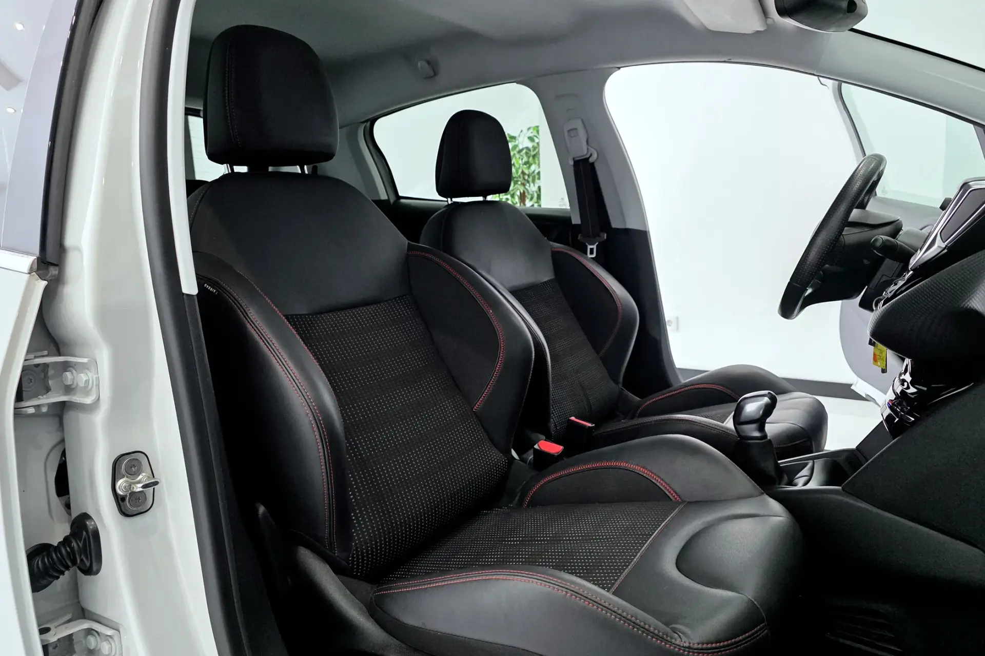 Peugeot 208 1.2 PureTech GT Line 13