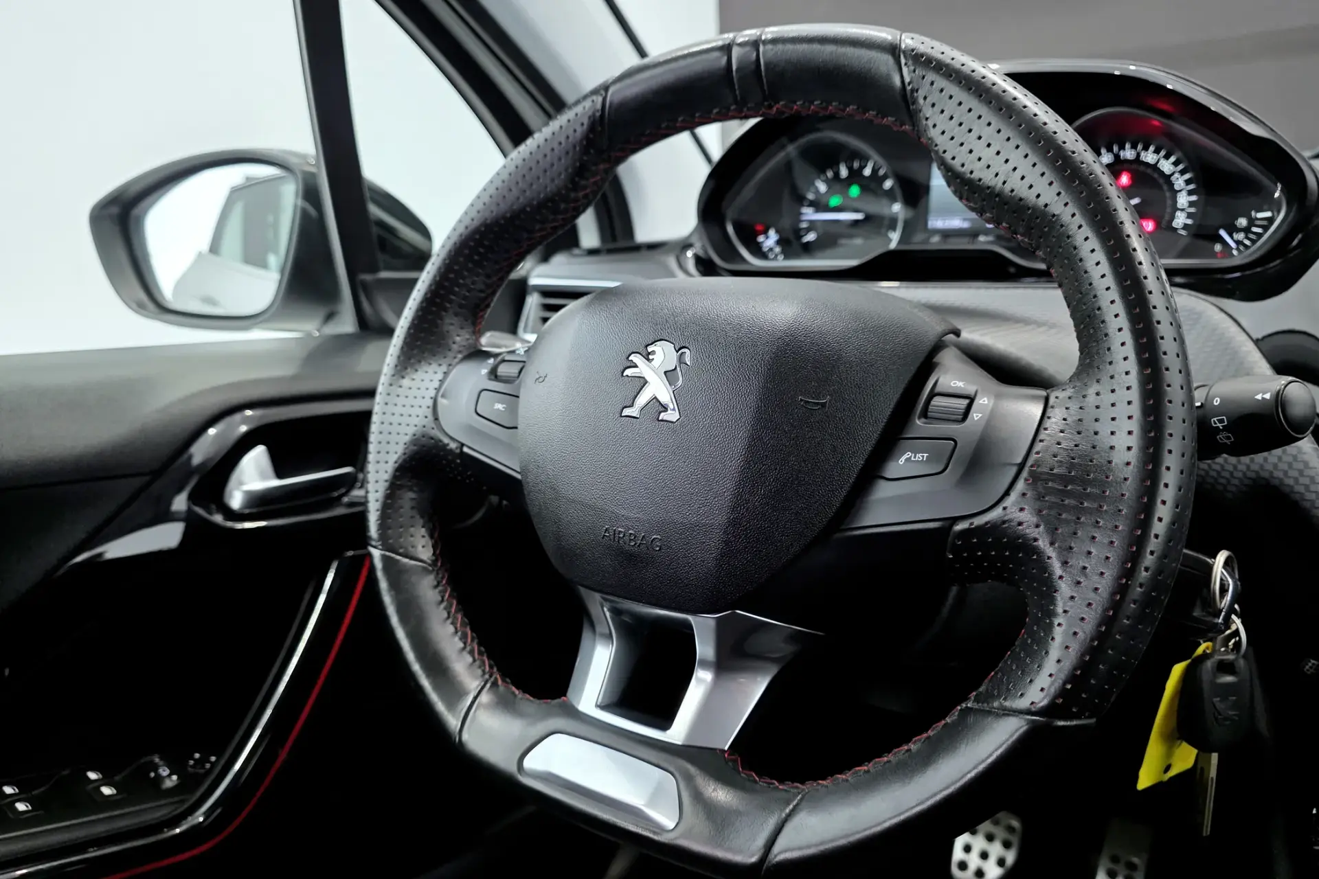 Peugeot 208 1.2 PureTech GT Line 15
