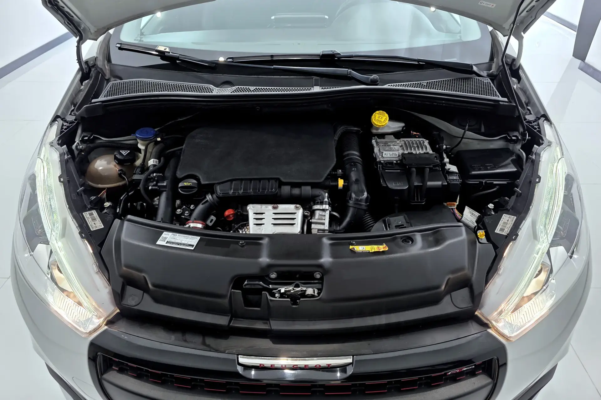 Peugeot 208 1.2 PureTech GT Line 29