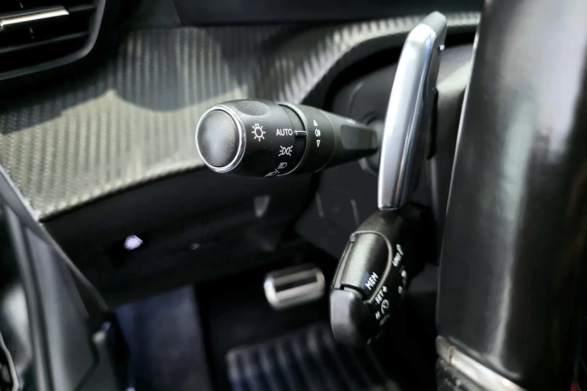 Peugeot 208 1.2 PureTech GT Line EAT8 17