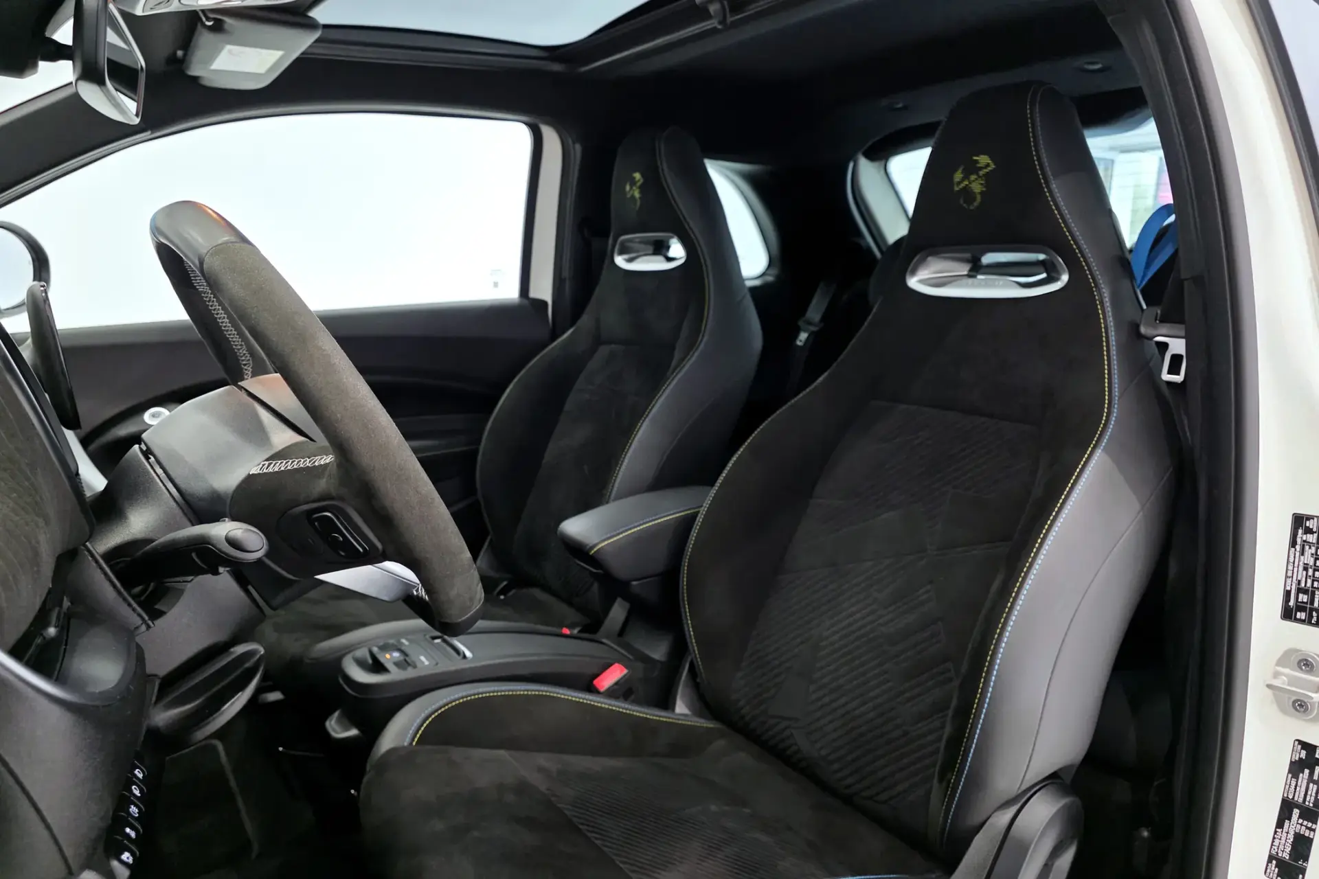 Abarth 500e C Scorpionissima 8