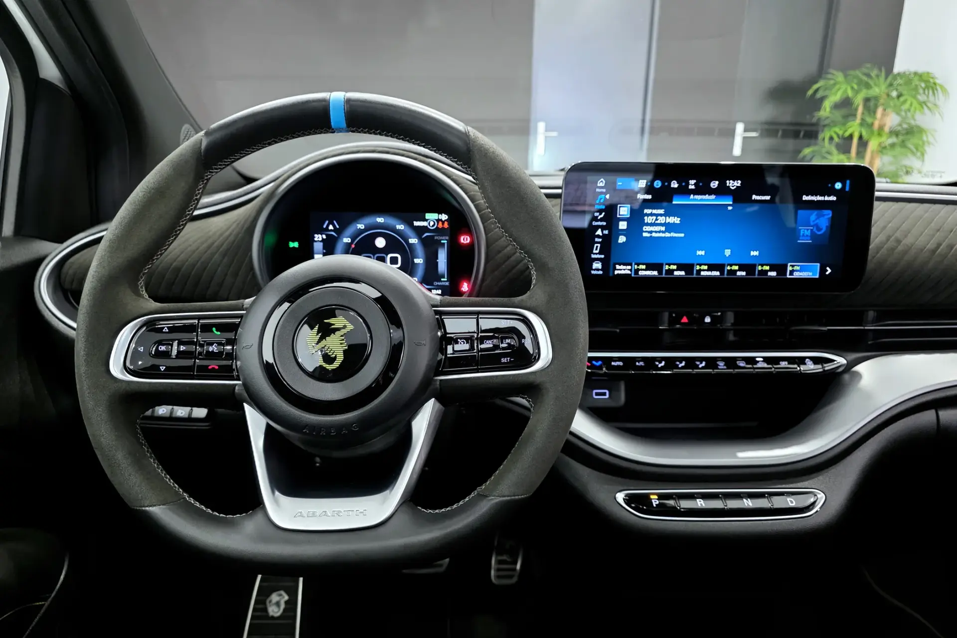 Abarth 500e C Scorpionissima 13