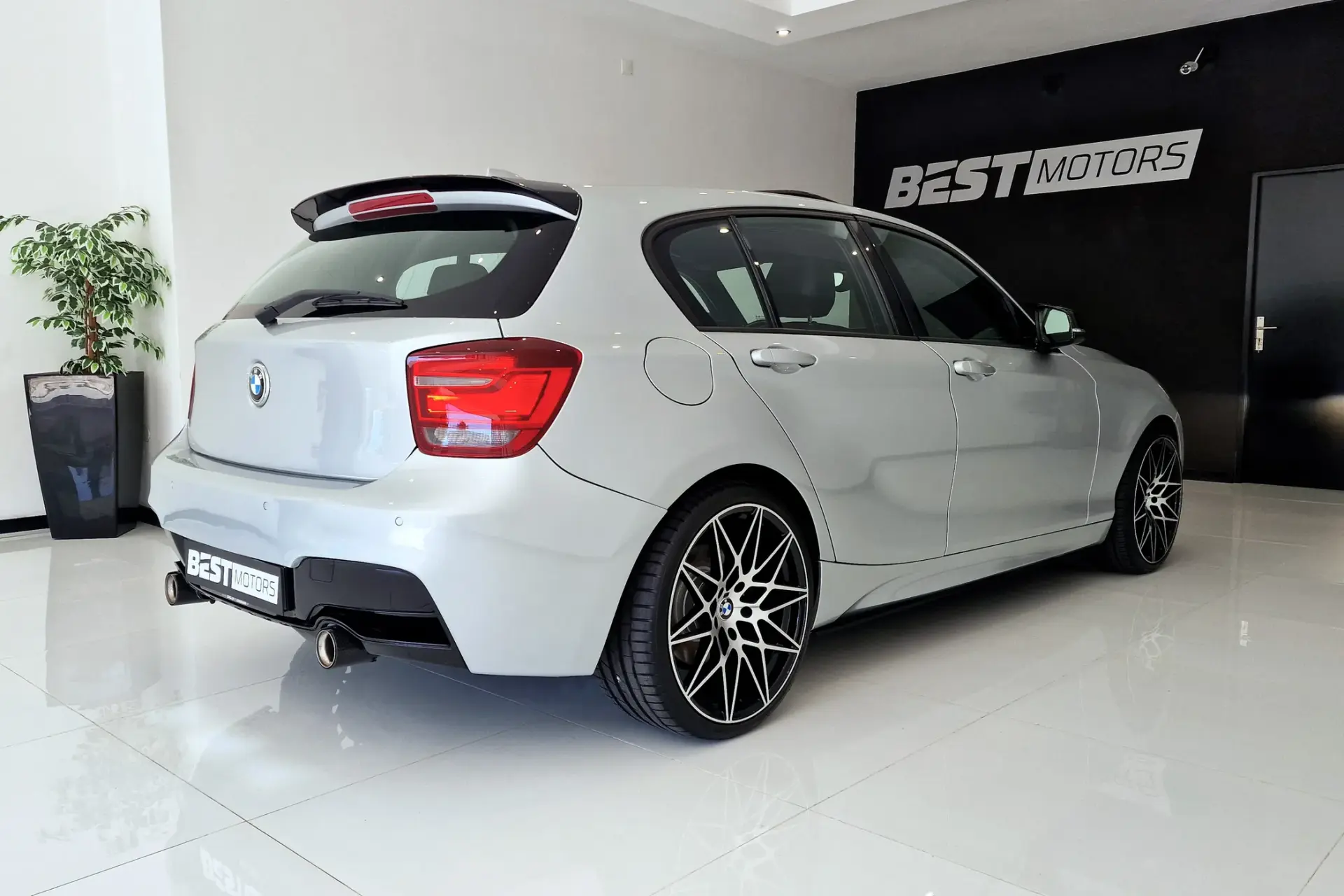 BMW 120 d Pack M Auto 5