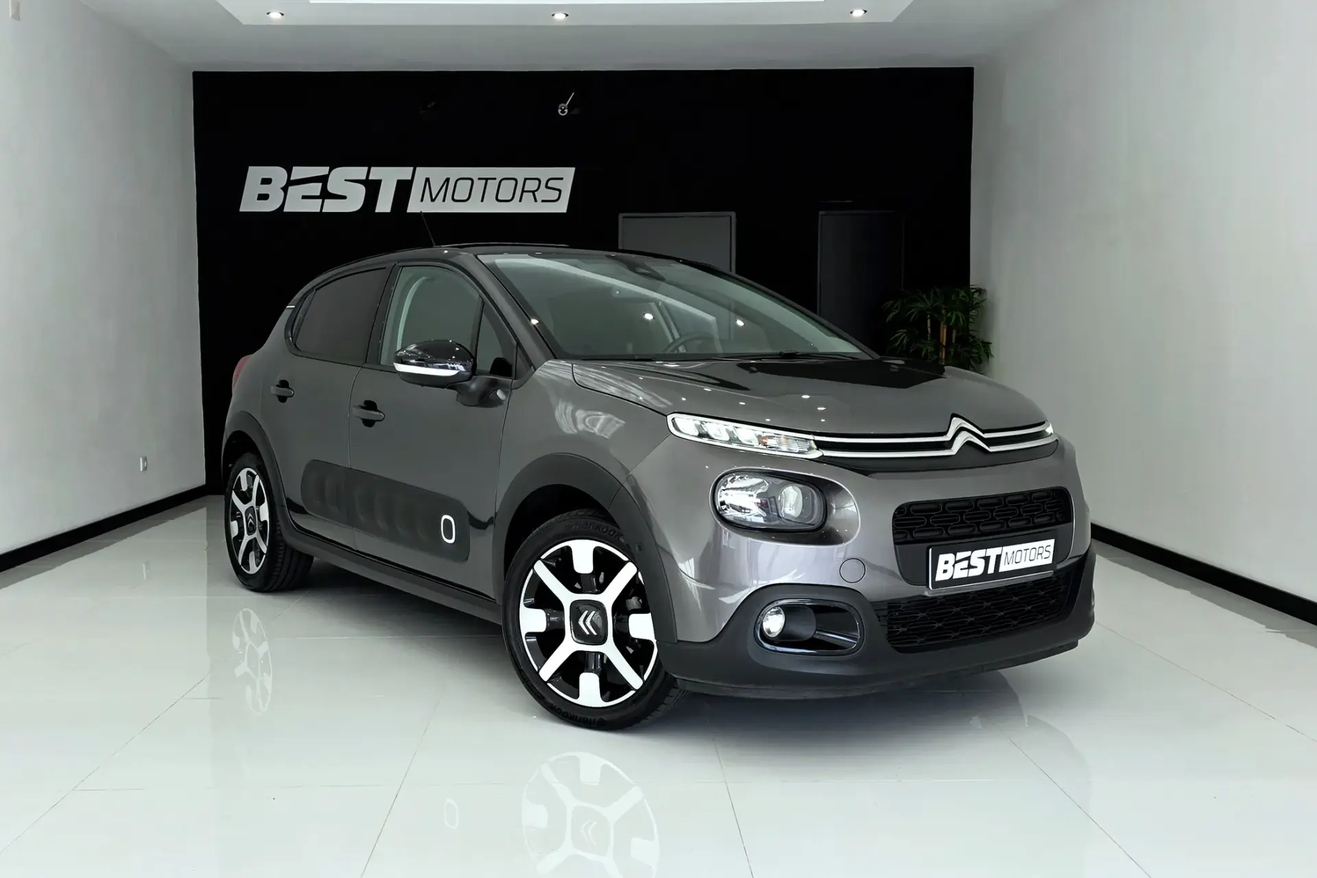 Citroën C3 1.2 PureTech Shine 3