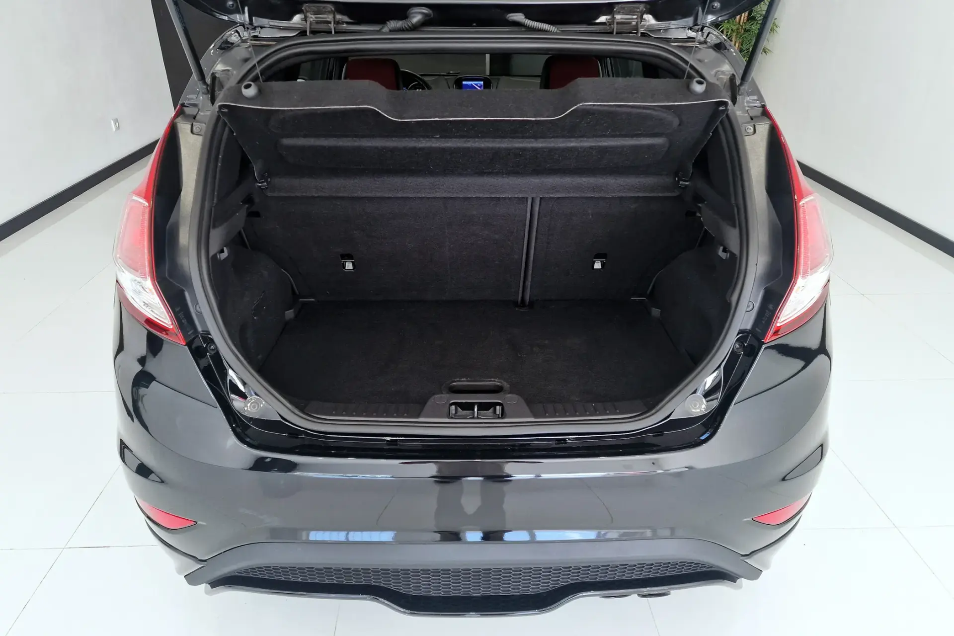 Ford Fiesta 1.6 T ST 12