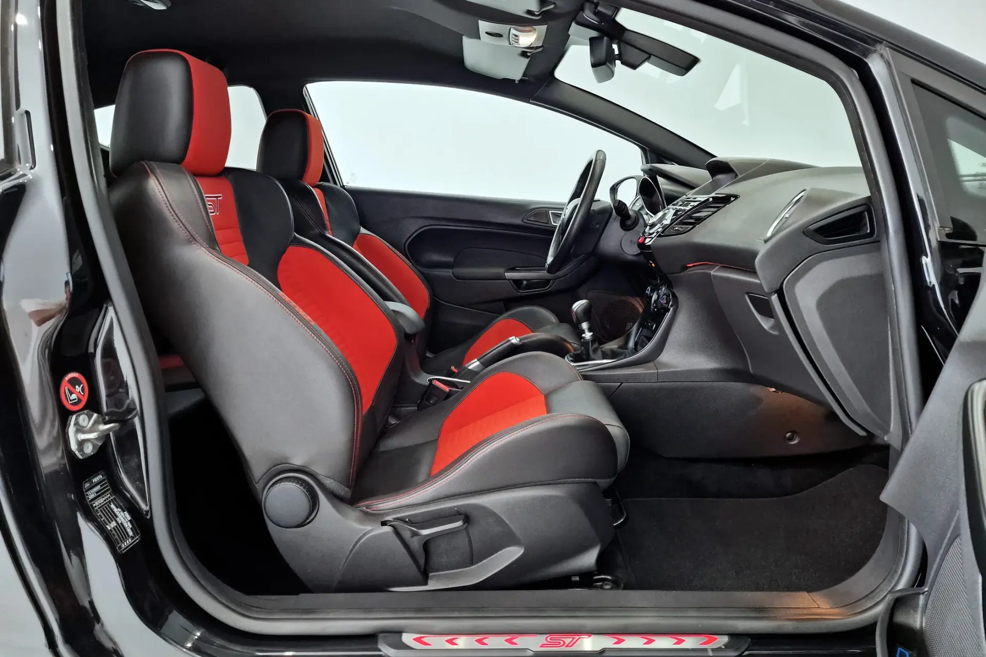 Ford Fiesta 1.6 T ST 13