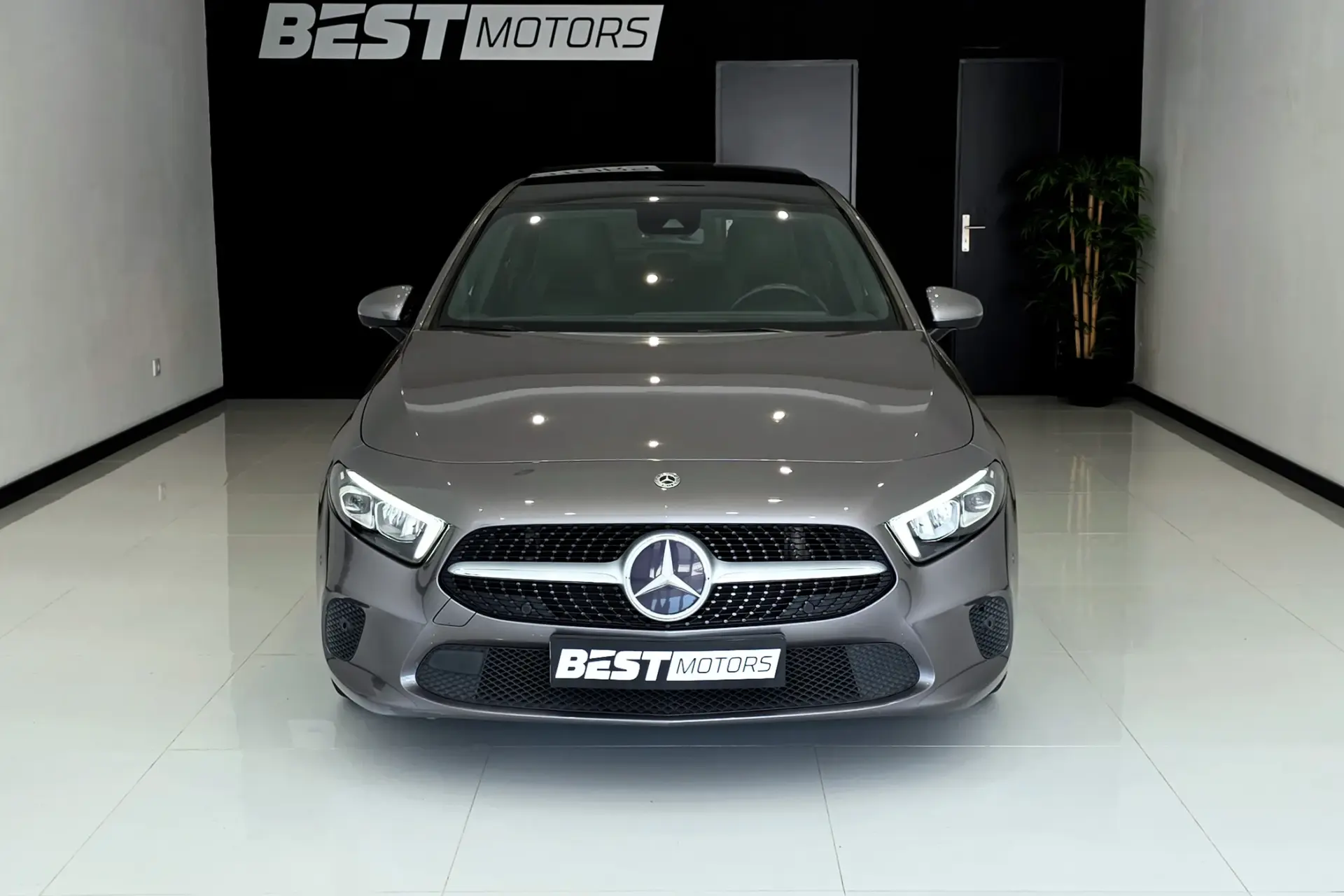 Mercedes-Benz A 180 d 7G-DCT Progressive 2