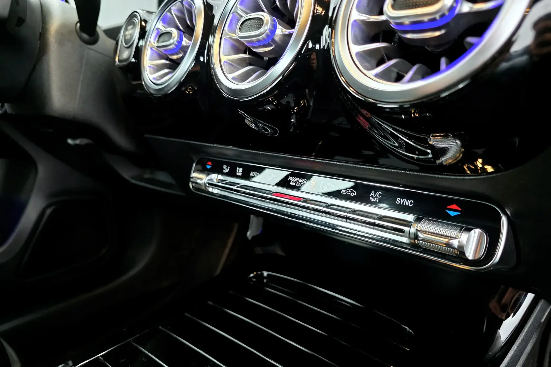 Mercedes-Benz A 180 d 7G-DCT Progressive 23