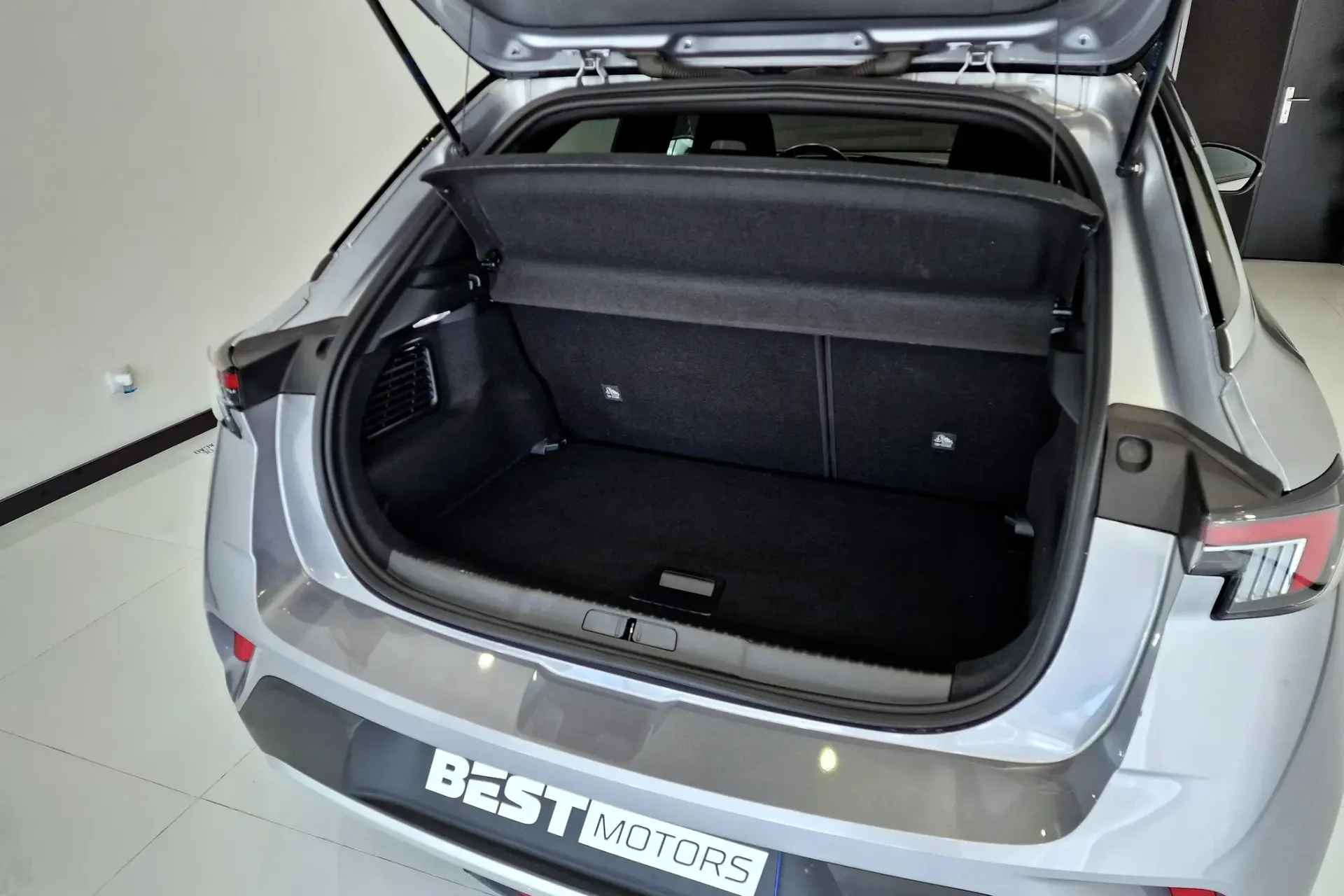 Opel Mokka 1.2 T Ultimate AT 11