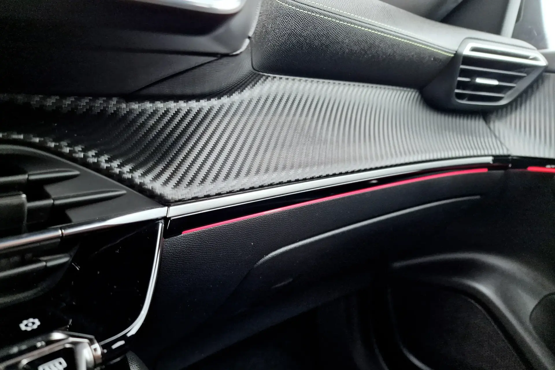 Peugeot 2008 1.2 PureTech GT Line EAT8 22