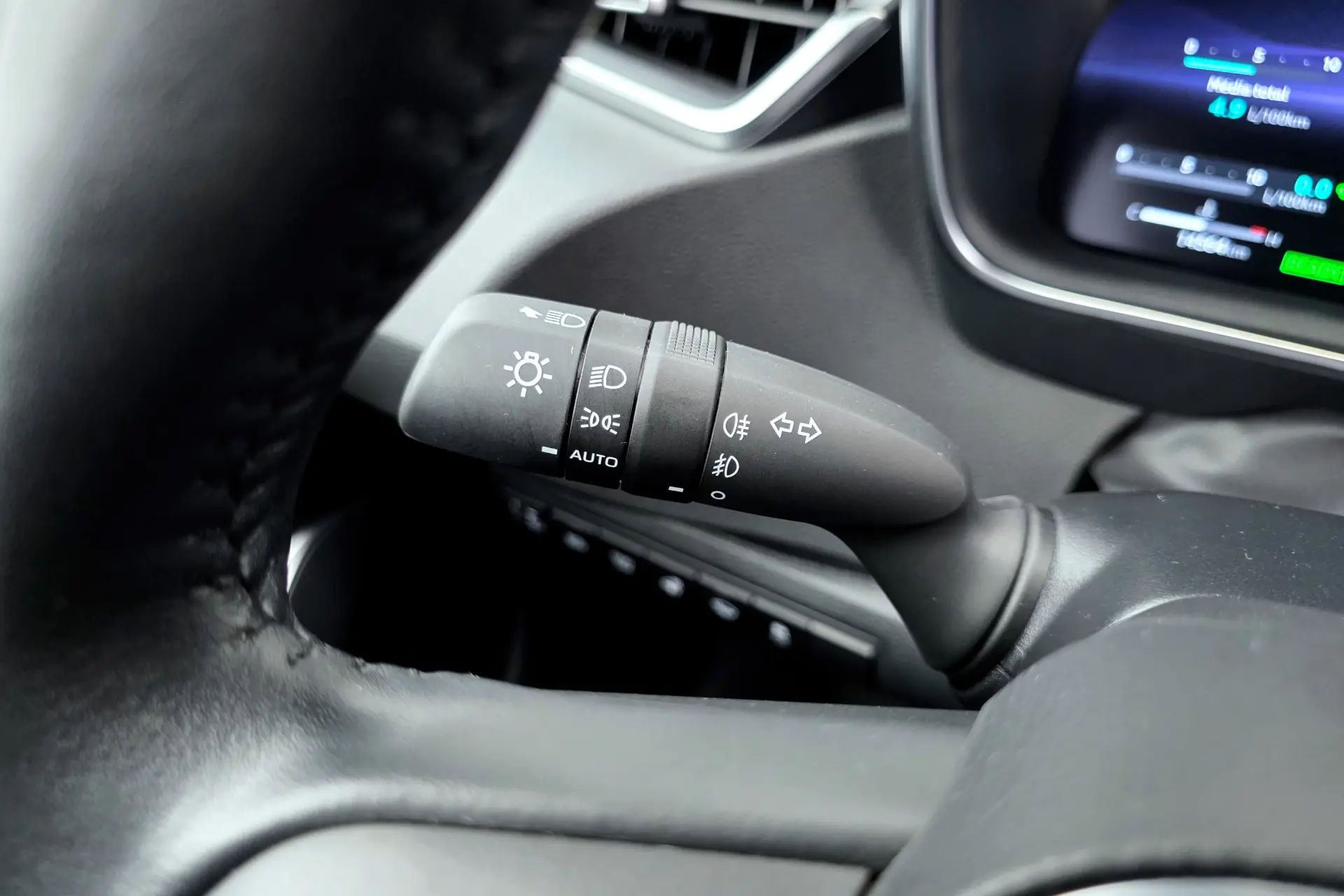 Toyota Corolla 1.8 Hybrid Comfort Plus 18