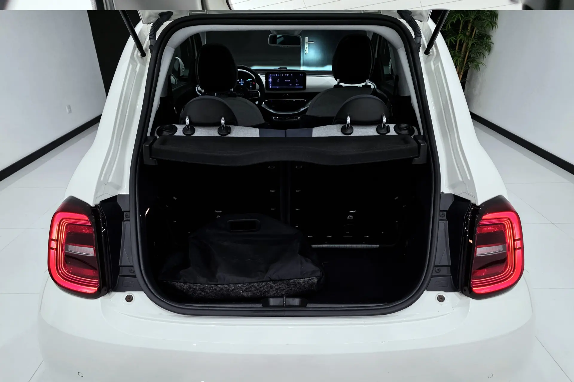 Fiat 500e 3 + 1 42 kWh Icon 13