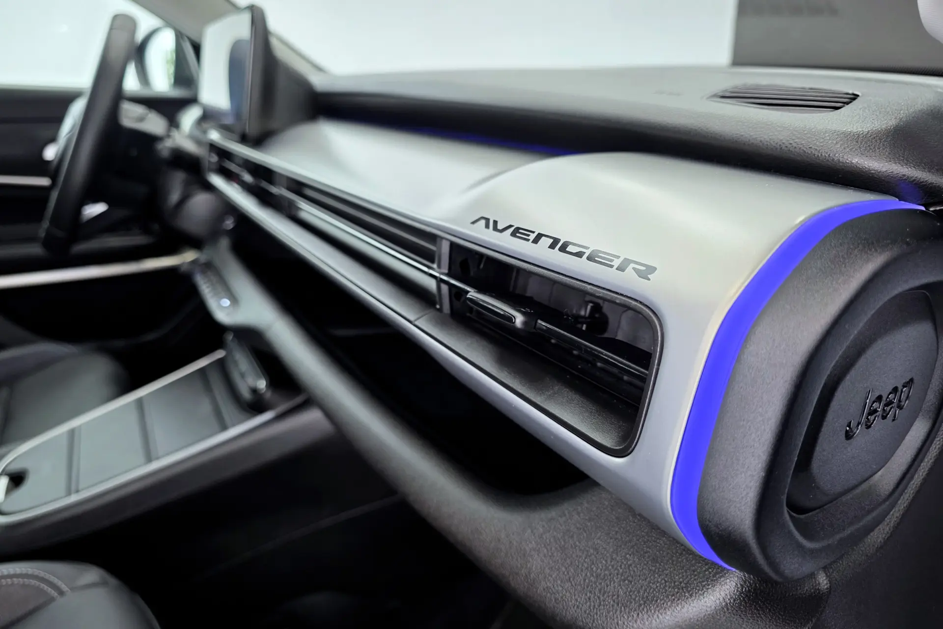 Jeep Avenger 54 kWh Summit Plus 32