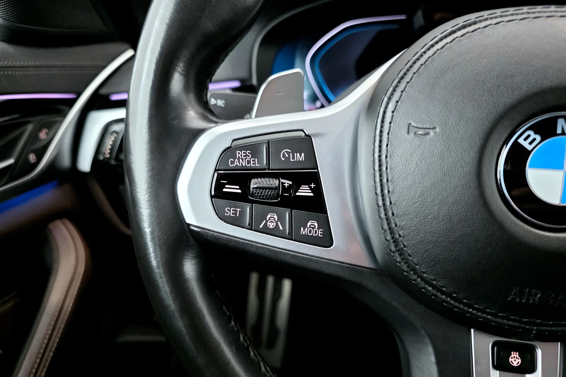 BMW 530 e Pack Desportivo M 31