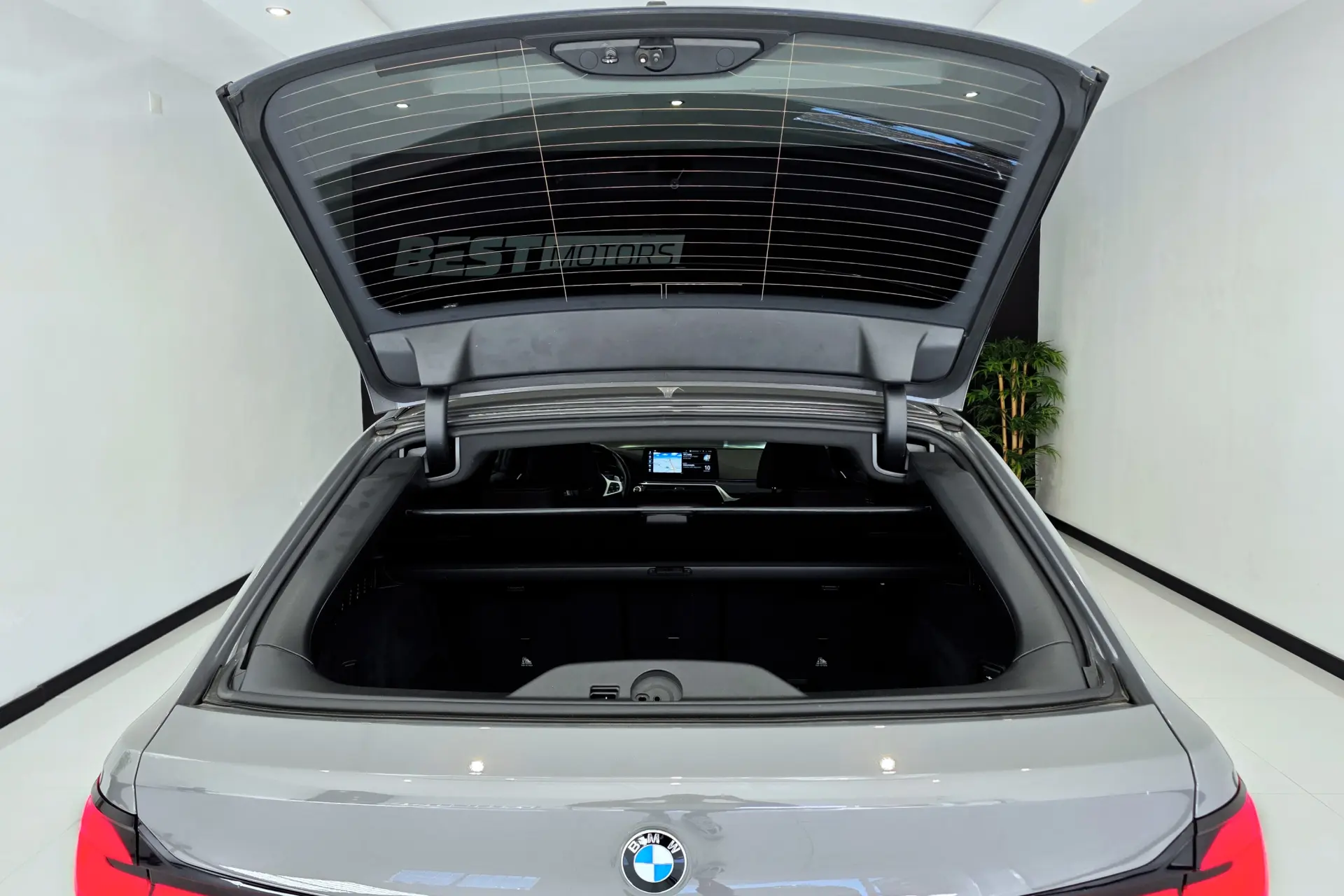 BMW 530 e Pack Desportivo M 18