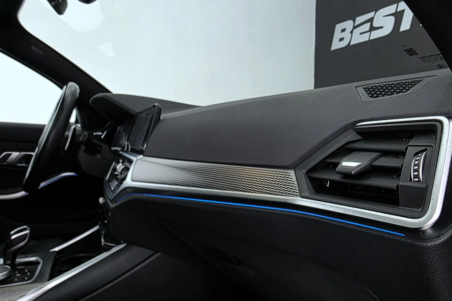 BMW 320 e Pack M Auto 36