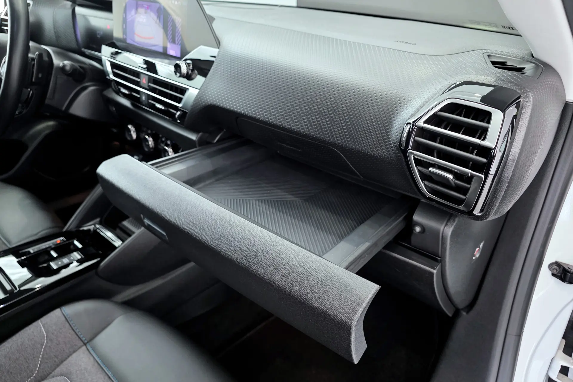 Citroen C4 PureTech 130 Stop&Start EAT8 C-SERIES 29