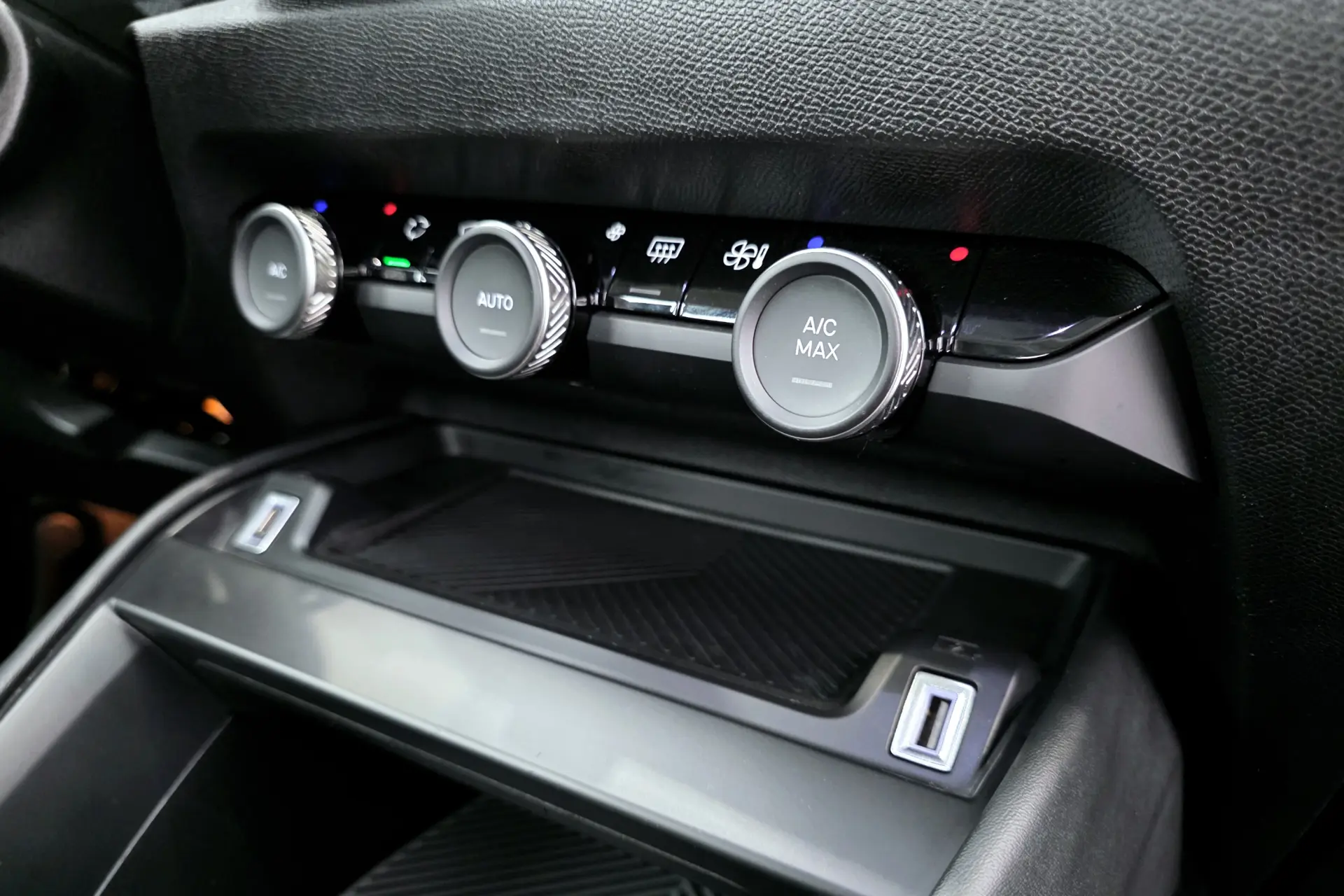 Citroën C4 PureTech 130 Stop&Start EAT8 PLUS 22