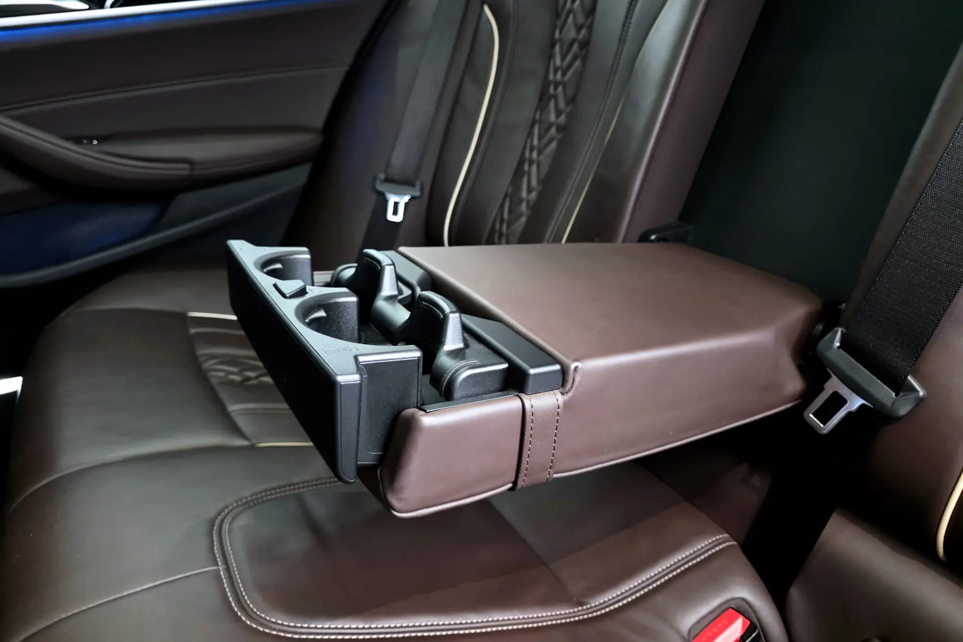 BMW 530 e Pack Desportivo M 13