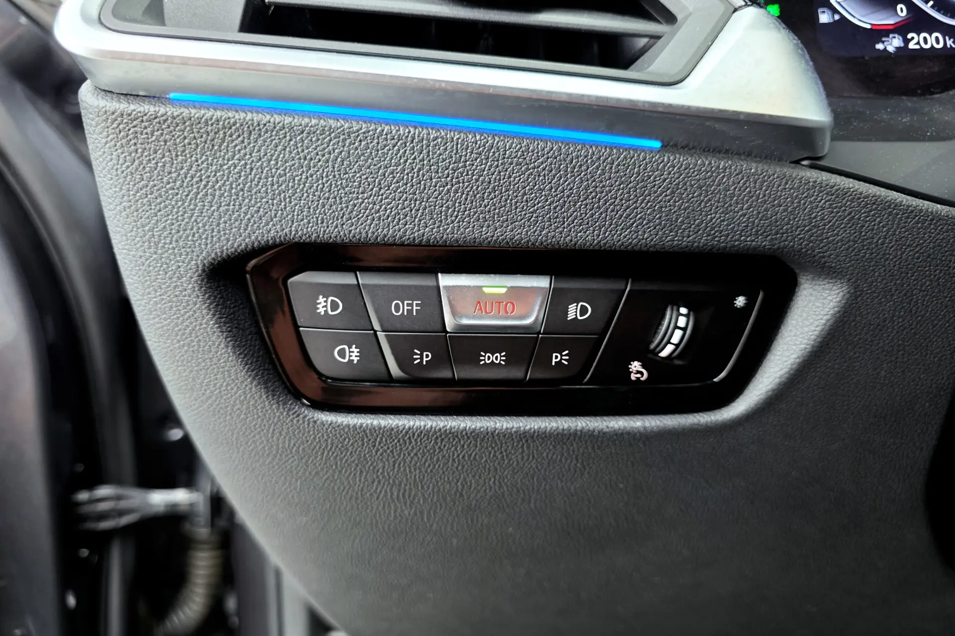 BMW 320 e Pack M Auto 29