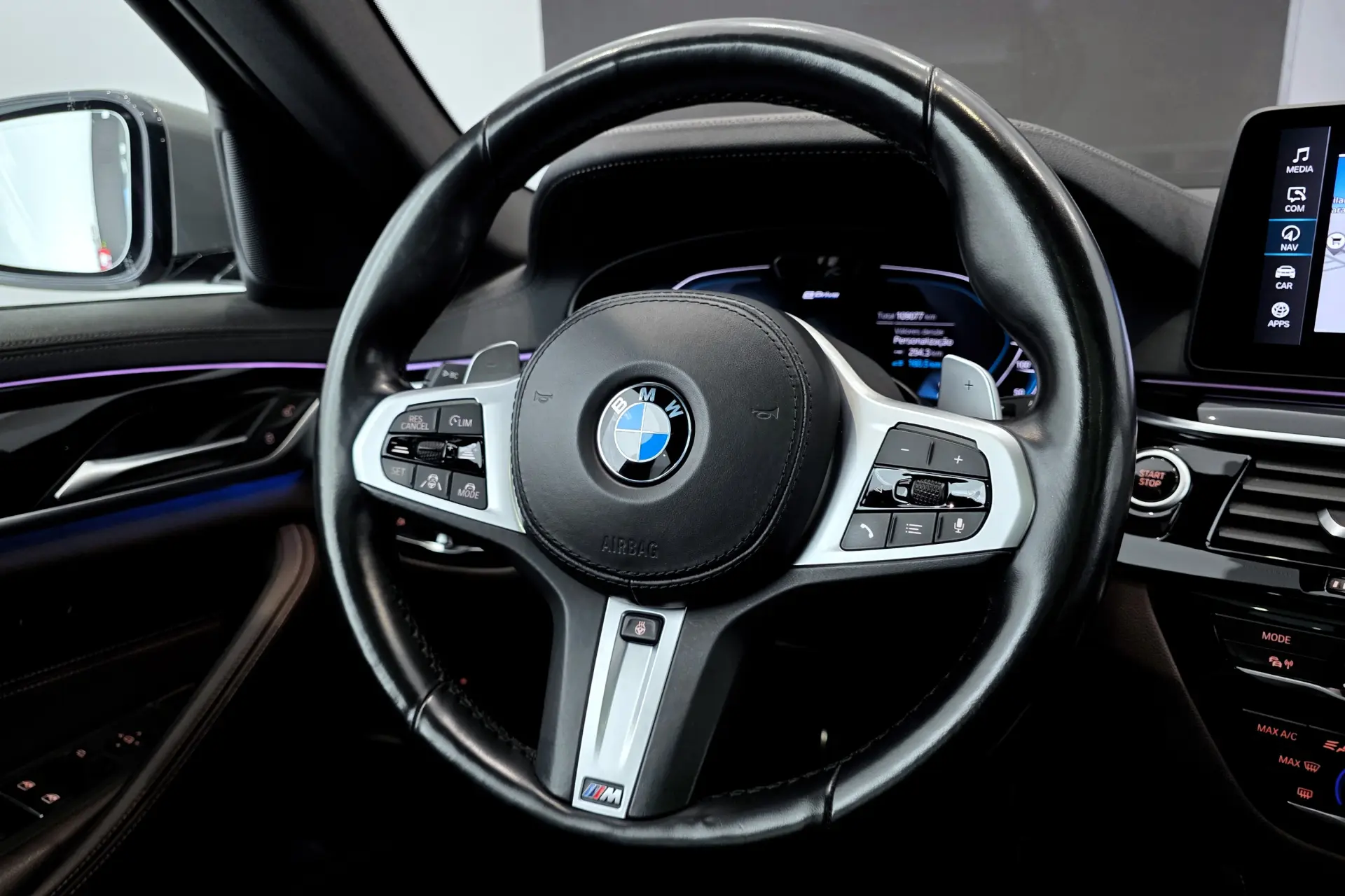 BMW 530 e Pack Desportivo M 28