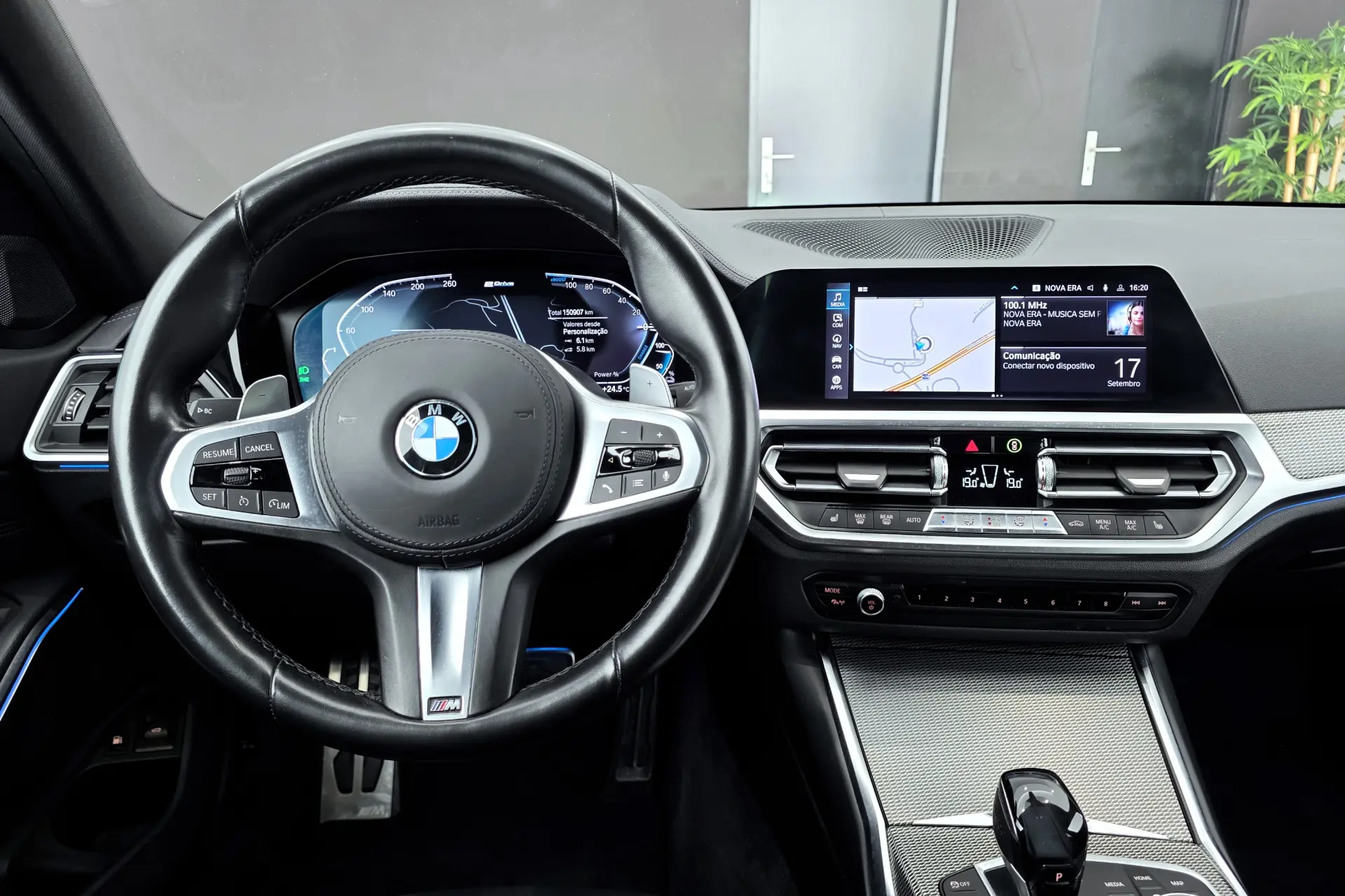 BMW 320 e Pack M Auto 22