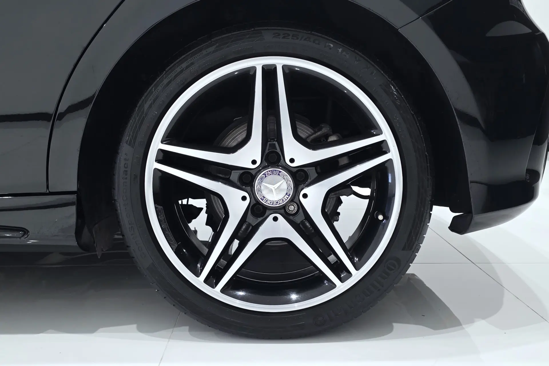 Mercedes-Benz A 200 d AMG Line Aut. 27