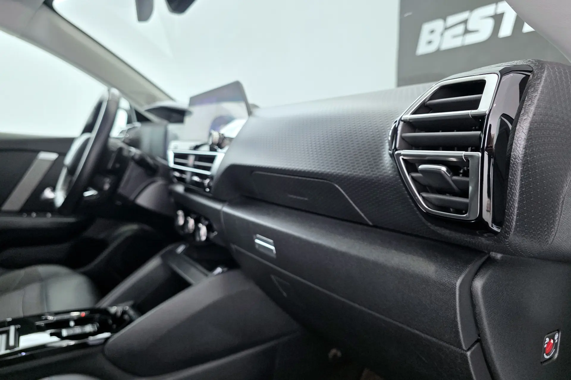 Citroen C4 PureTech 130 Stop&Start EAT8 C-SERIES 28