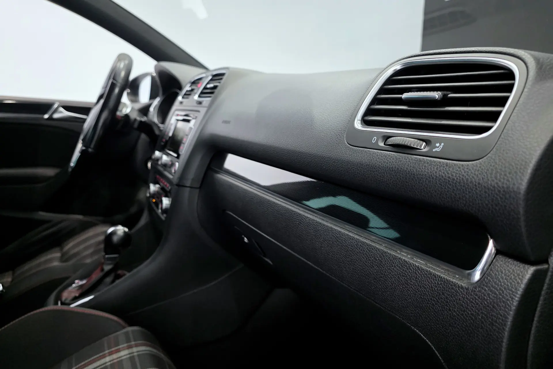 Volkswagen Golf 2.0 TSi GTI DSG 28