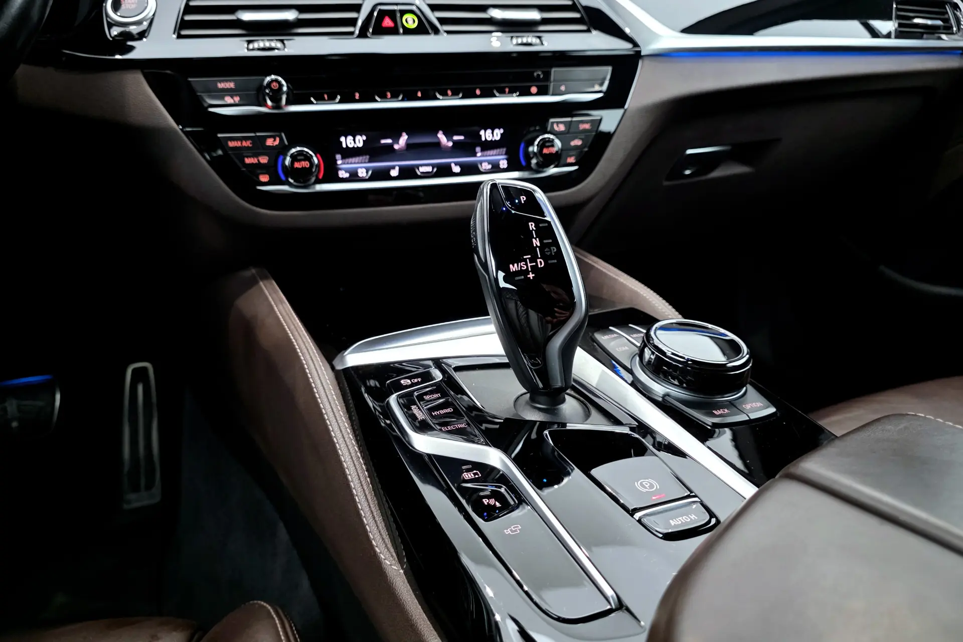 BMW 530 e Pack Desportivo M 42