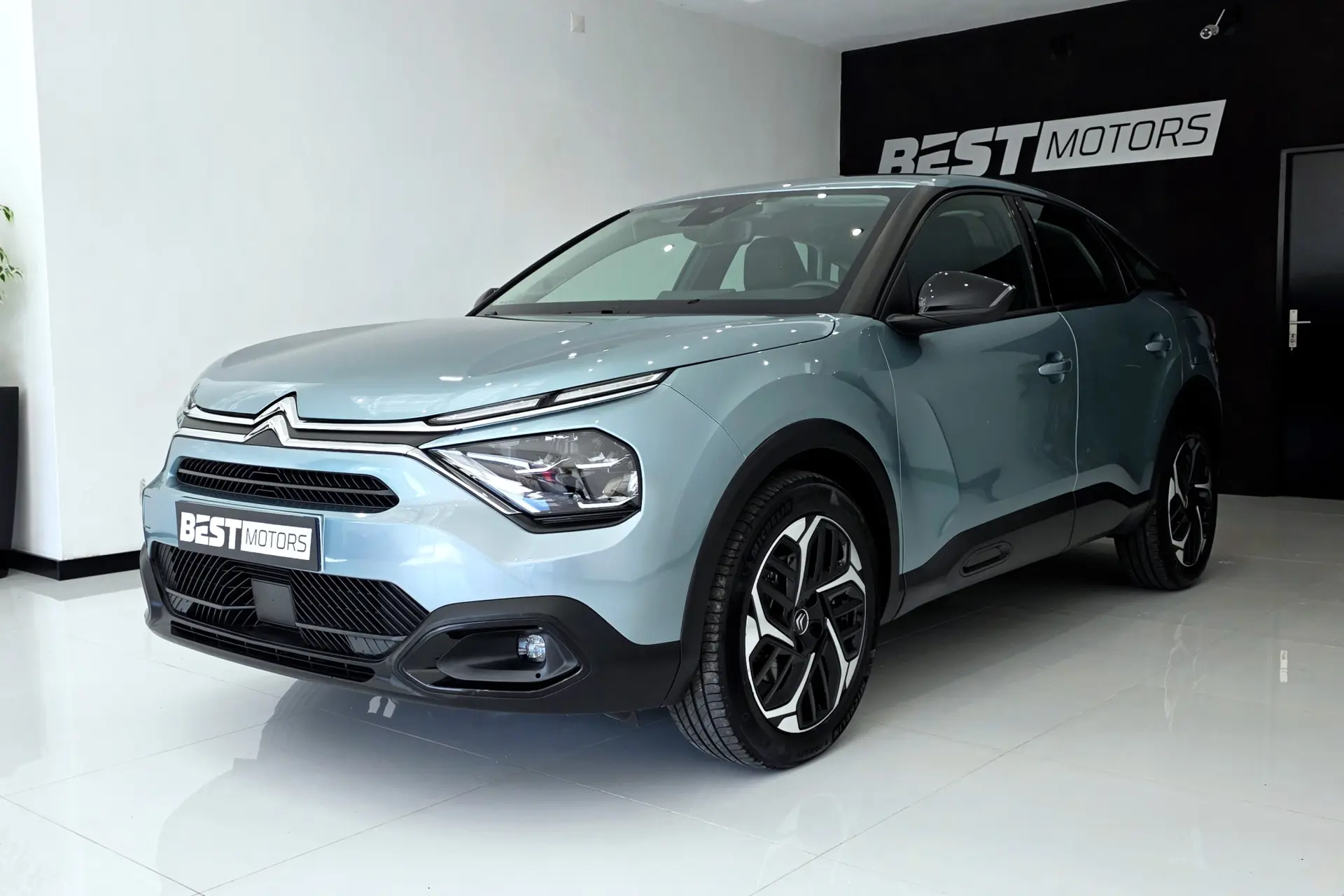 Citroën C4 PureTech 130 Stop&Start EAT8 PLUS 4