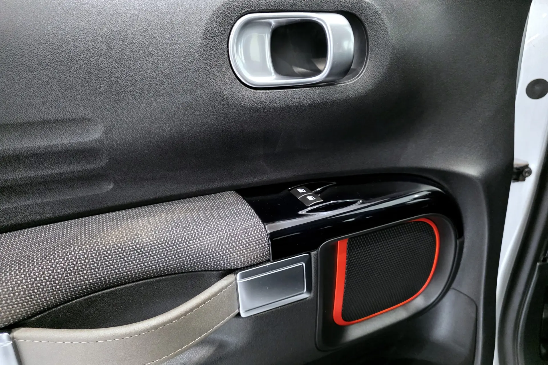 Citroën C4 Cactus Pure Tech 110 Stop&Start EAT6 Shine 9