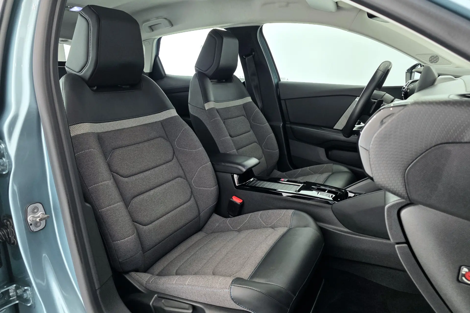 Citroën C4 PureTech 130 Stop&Start EAT8 PLUS 12