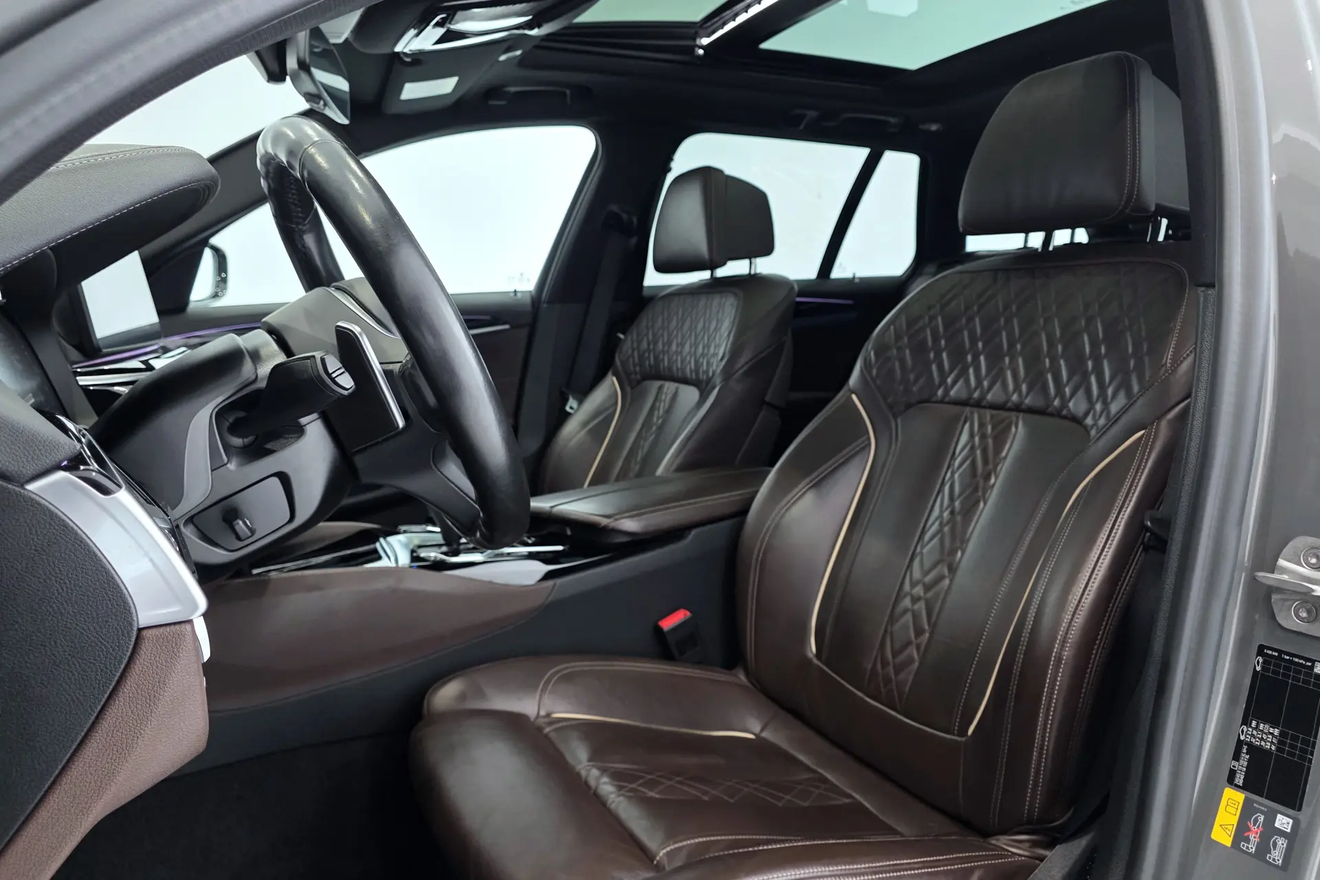 BMW 530 e Pack Desportivo M 8