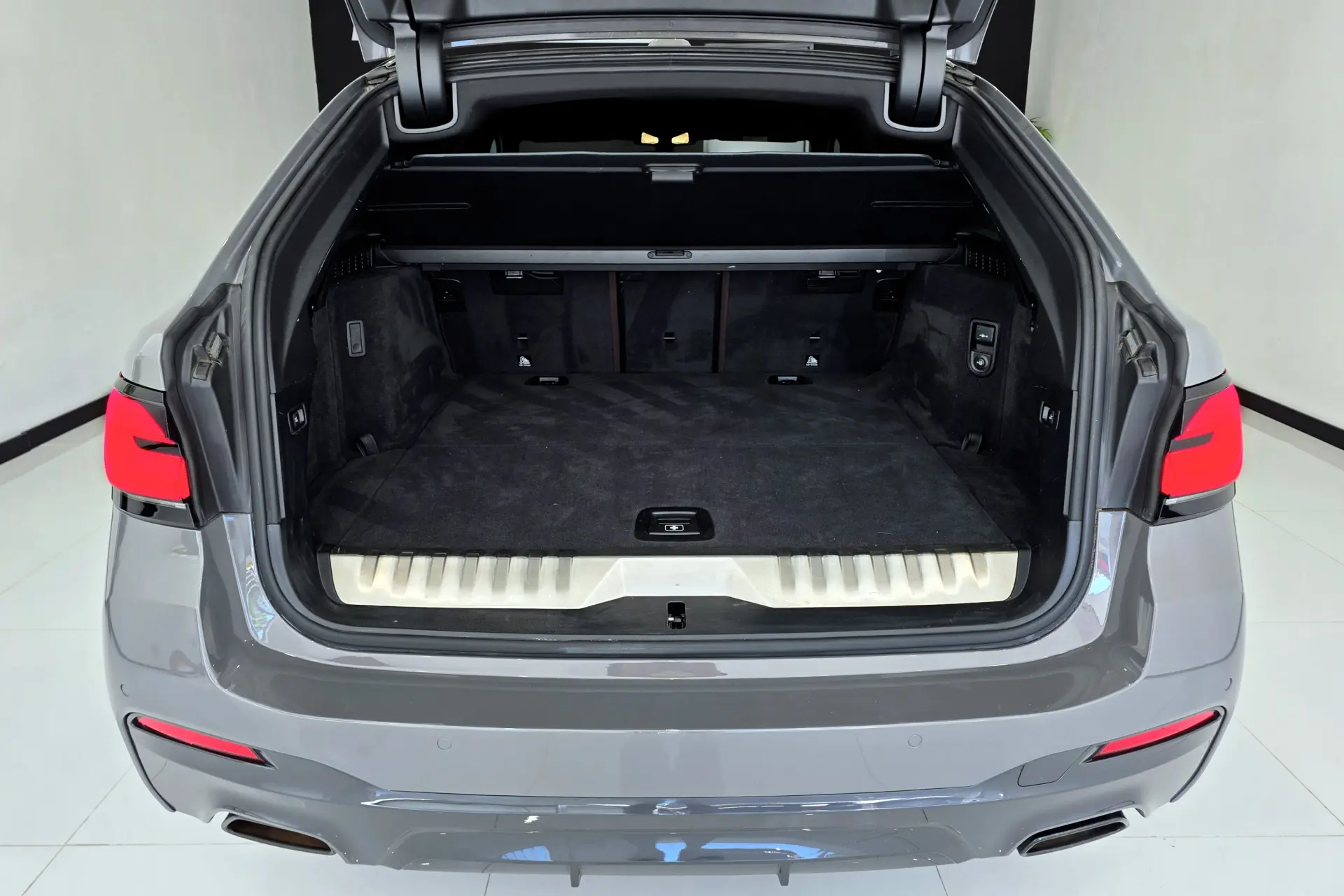 BMW 530 e Pack Desportivo M 19