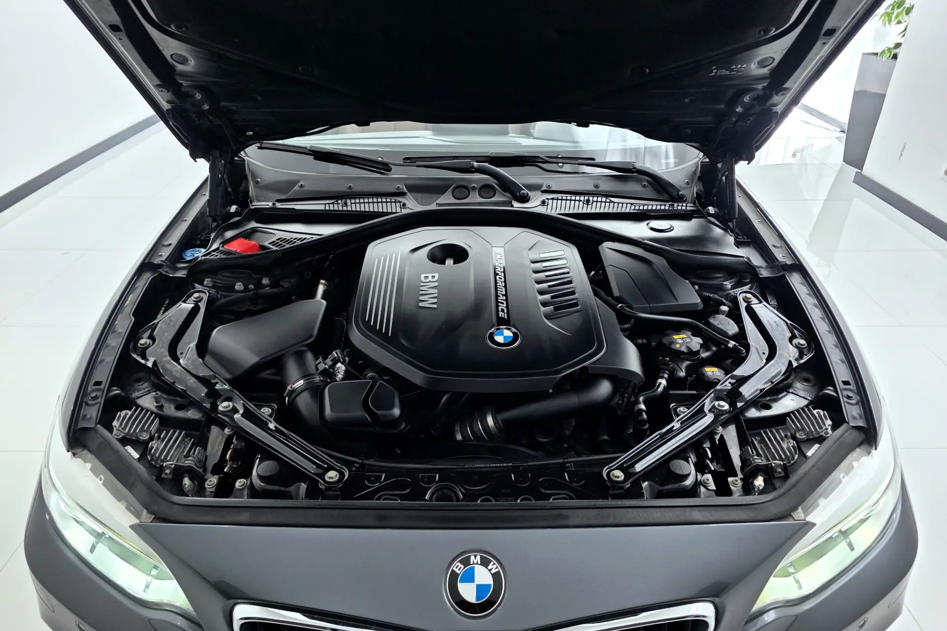 BMW M240i xDrive Auto 34