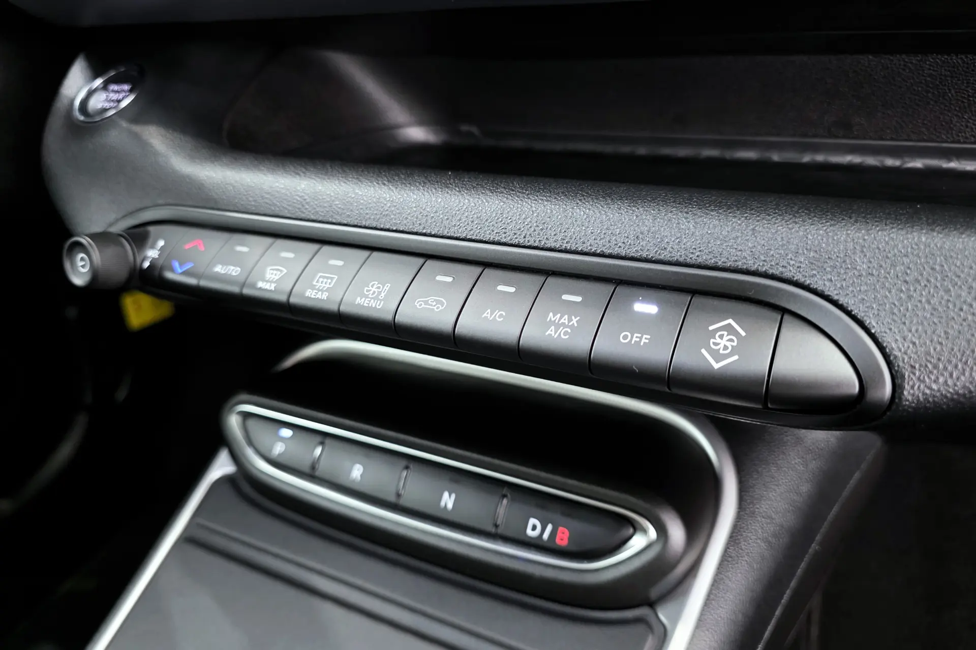 Jeep Avenger 54 kWh Summit Plus 27