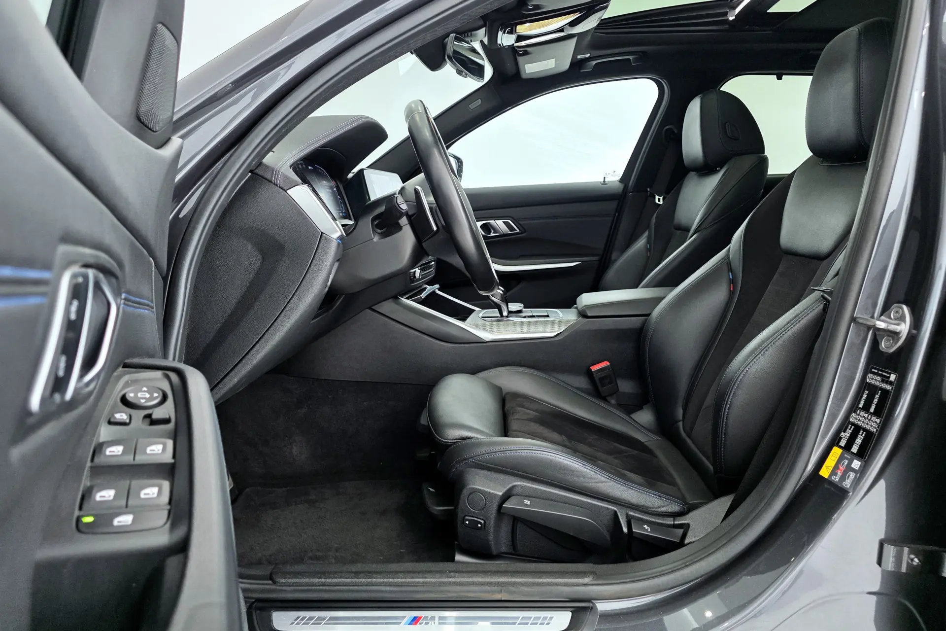 BMW 320 e Pack M Auto 10