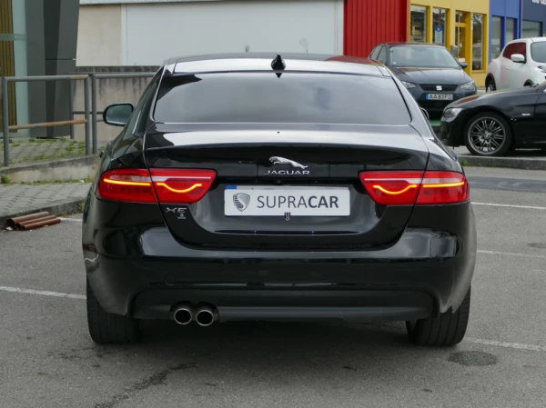 Jaguar XE 2.0 D R-Sport Aut. 4