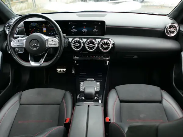 Mercedes-Benz A 180 d AMG Line Aut. 36