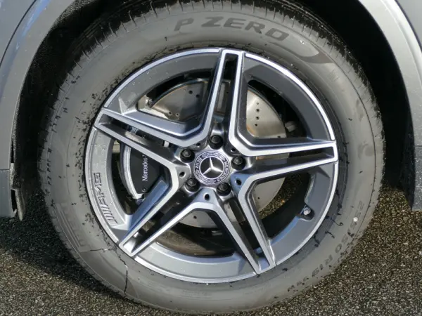 Mercedes-Benz GLA 250 e AMG Line 5