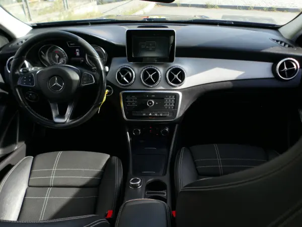 Mercedes-Benz GLA 180 d Urban Aut. 35