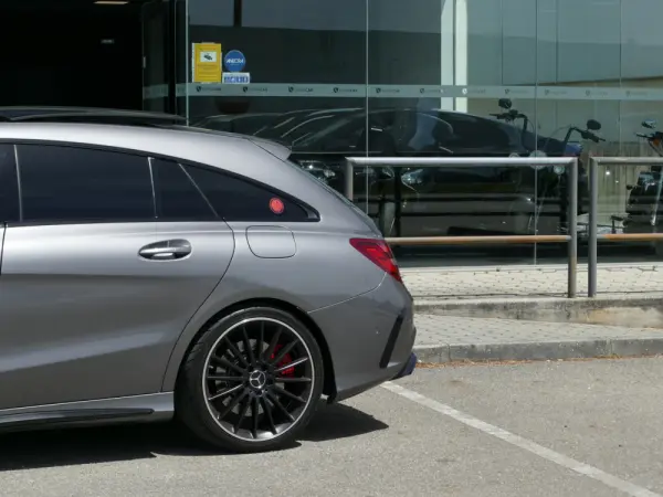Mercedes-Benz CLA 45 AMG Shooting Brake 4-Matic 19