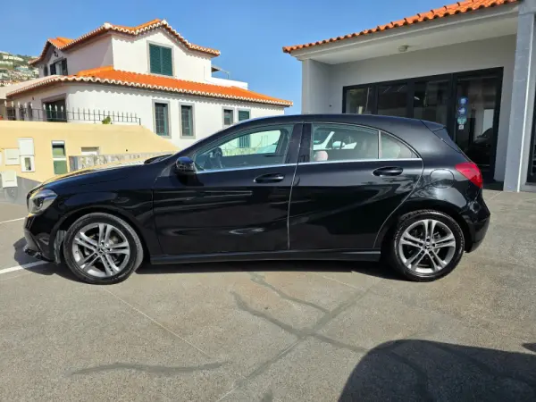 Mercedes-Benz A 180 d Urban 7
